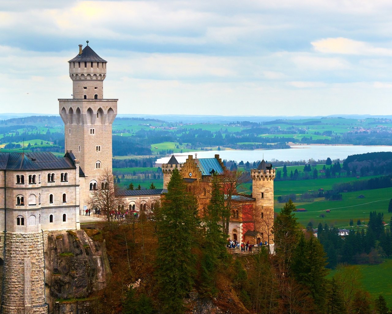 Обои замок, германия, бавария, замок нойшванштайн, castle, germany, bayern, neuschwanstein castle разрешение 3840x2345 Загрузить