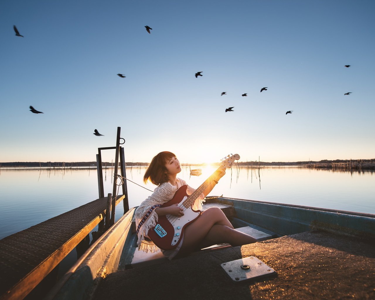 Обои девушка, гитара, музыка, girl, guitar, music разрешение 2047x1316 Загрузить