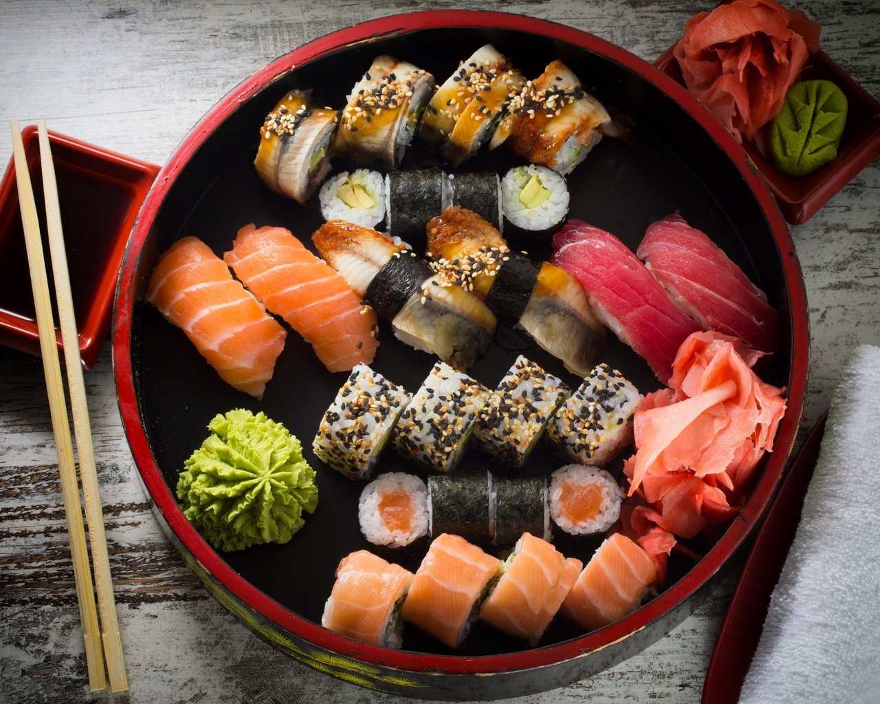 Обои рыба, суши, роллы, oriental food, preparation, fish, sushi, rolls разрешение 2880x1920 Загрузить