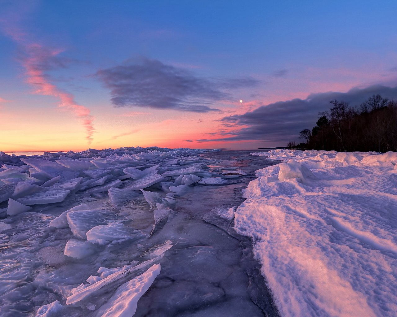 Обои деревья, река, снег, закат, пейзаж, лёд, trees, river, snow, sunset, landscape, ice разрешение 1920x1200 Загрузить