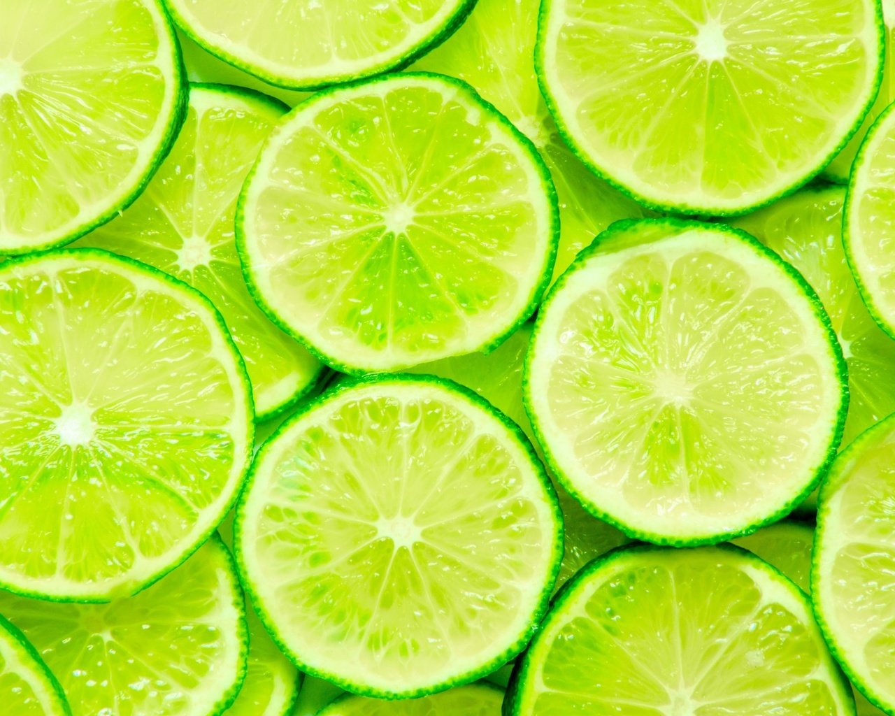 Обои фрукты, ломтики, лайм, дольки, цитрусы, fruit, slices, lime, citrus разрешение 2560x1600 Загрузить