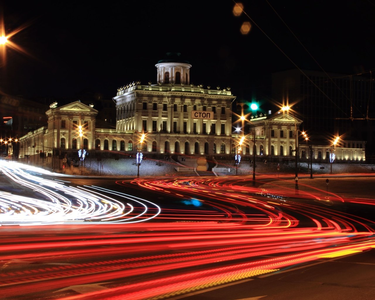 Обои свет, ночь, москва, город, россия, огни города, дом пашкова, замедленная съемка, light, night, moscow, the city, russia разрешение 5160x3440 Загрузить