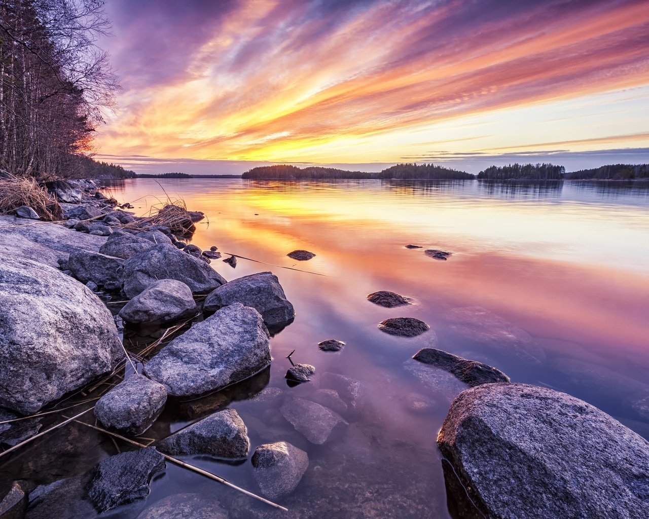 Обои озеро, камни, берег, закат, lake, stones, shore, sunset разрешение 4288x2598 Загрузить