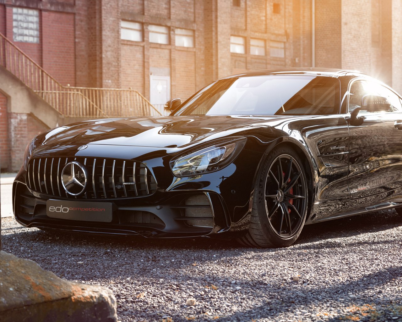 Обои солнце, фон, авто, здания, гараж, мерс, gt r, -amg, ансар, the sun, background, auto, building, garage, mercedes разрешение 4096x2304 Загрузить