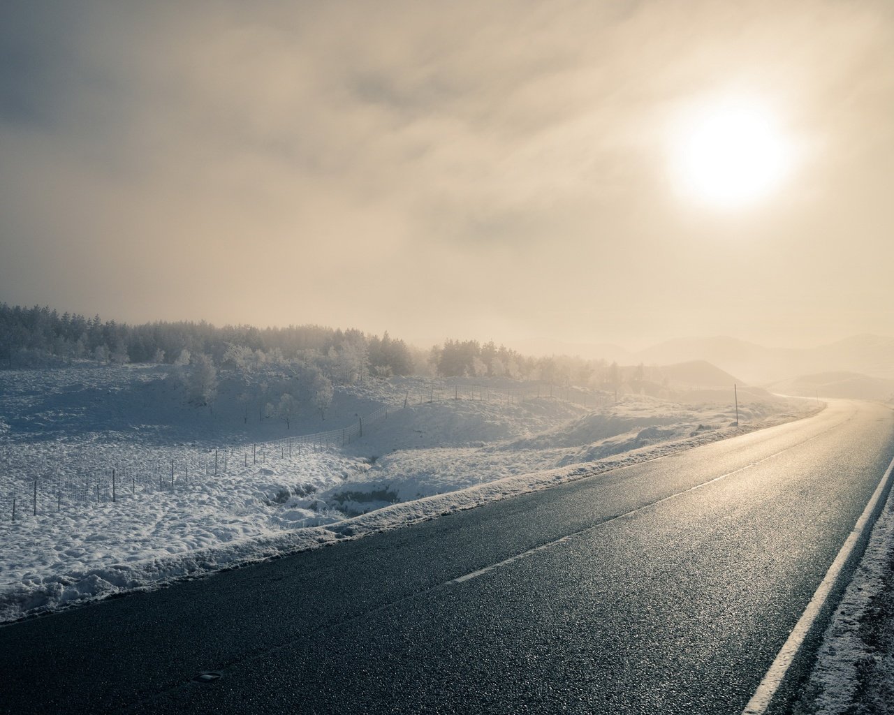 Обои дорога, зима, утро, туман, road, winter, morning, fog разрешение 2048x1367 Загрузить