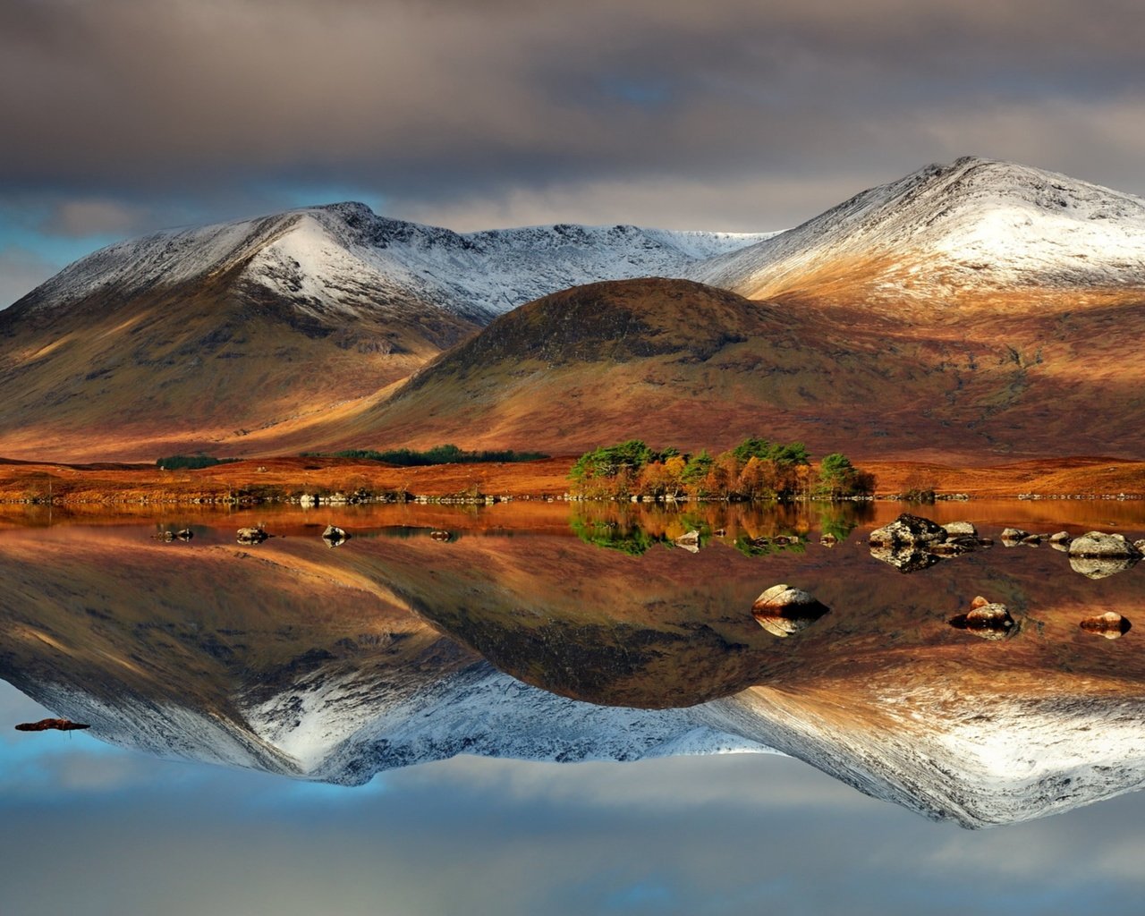 Обои озеро, горы, природа, отражение, шотландия, lake, mountains, nature, reflection, scotland разрешение 3840x2160 Загрузить