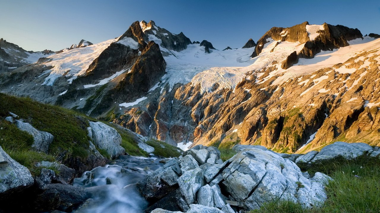 Обои горы, снег, камни, вершины, mountains, snow, stones, tops разрешение 1920x1080 Загрузить