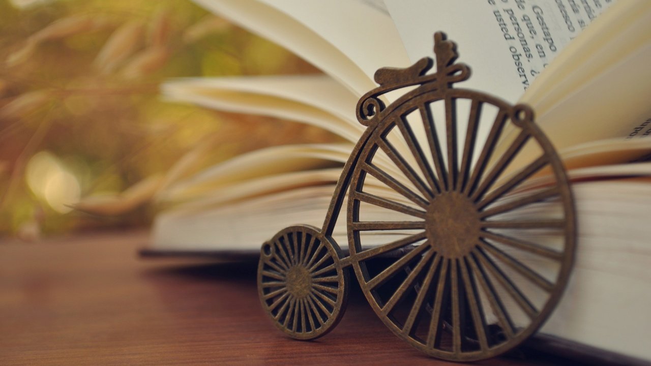 Обои фон, колесо, книга, велосипед, страницы, книжка, background, wheel, book, bike, page, owner разрешение 1920x1080 Загрузить