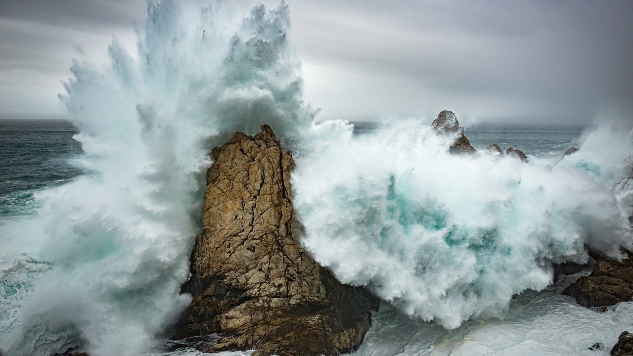 Обои вода, скалы, природа, волны, пейзаж, море, волна, брызги, water, rocks, nature, wave, landscape, sea, squirt разрешение 1920x1200 Загрузить