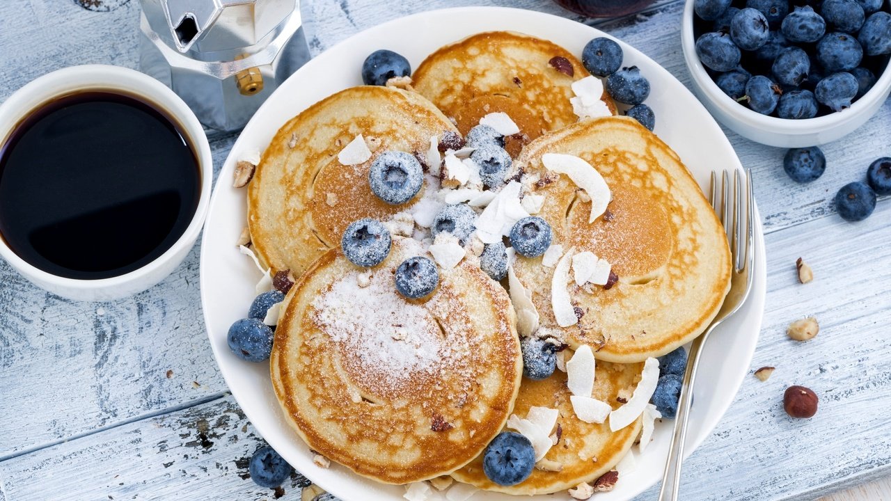 Обои кофе, завтрак, оладьи, голубика, панкейк, coffee, breakfast, pancakes, blueberries, pancake разрешение 2048x1367 Загрузить