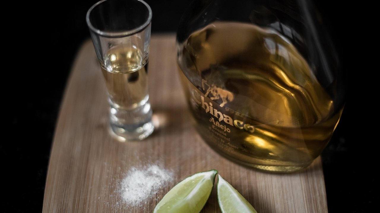 Обои напиток, лайм, алкоголь, соль, текила, drink, lime, alcohol, salt, tequila разрешение 2560x1599 Загрузить