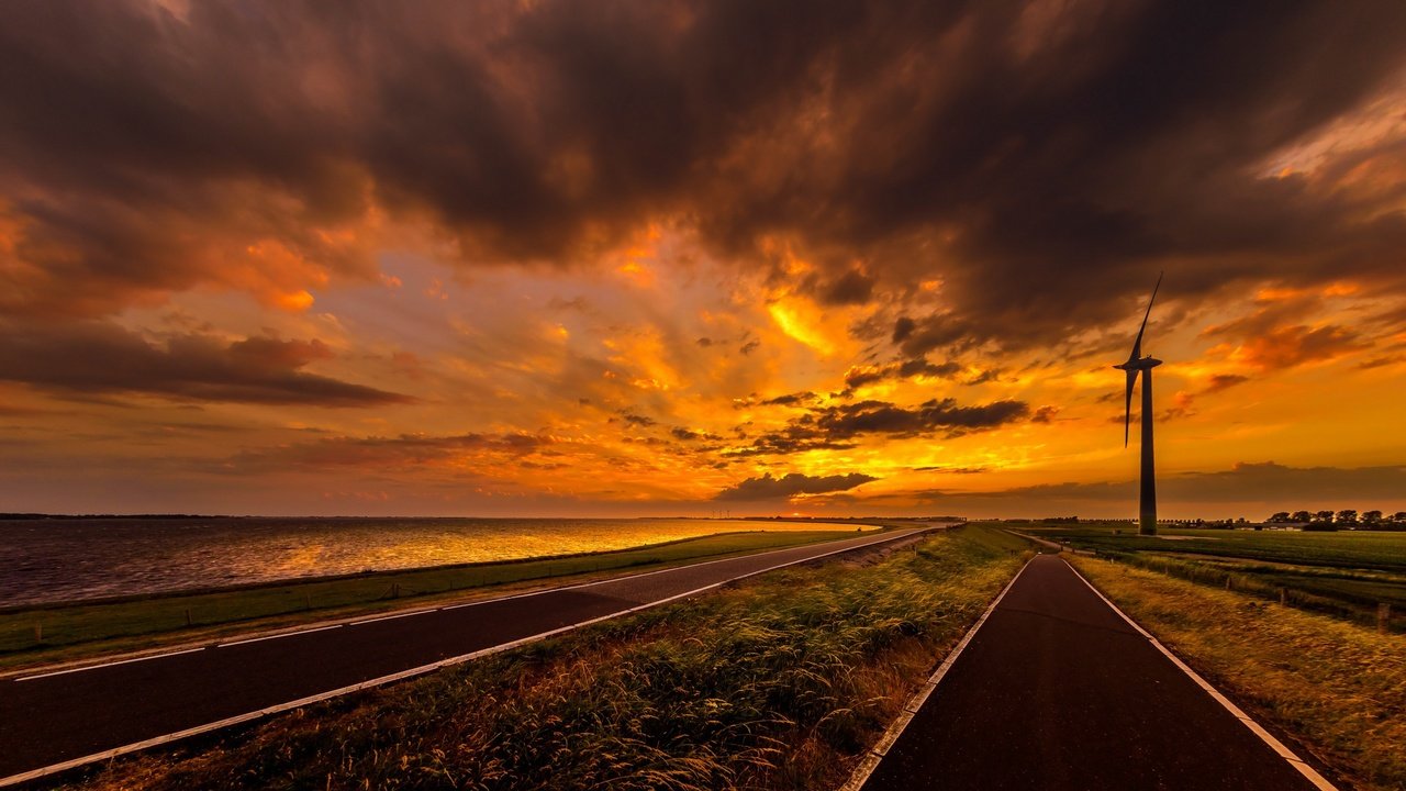 Обои небо, дорога, облака, закат, море, ветряк, the sky, road, clouds, sunset, sea, windmill разрешение 2647x1440 Загрузить