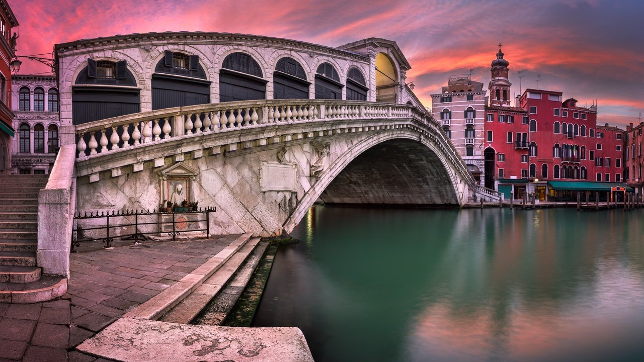 Обои закат, панорама, венеция, канал, италия, grand canal, rialto bridge, венеци sunset, san bartolomeo church, sunset, panorama, venice, channel, italy, the venice sunset разрешение 6453x4190 Загрузить