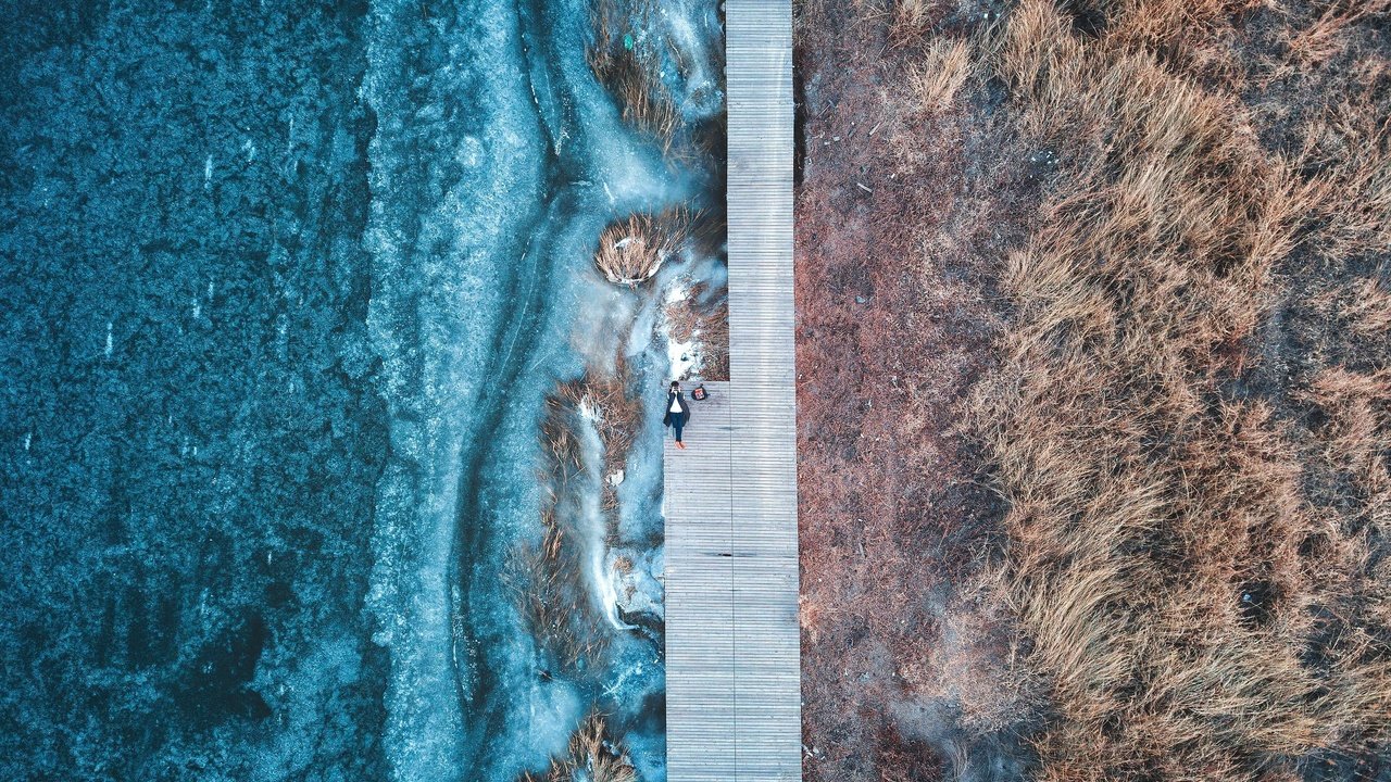 Обои берег, море, вид сверху, тропинка, настил, shore, sea, the view from the top, path, flooring разрешение 3992x2992 Загрузить