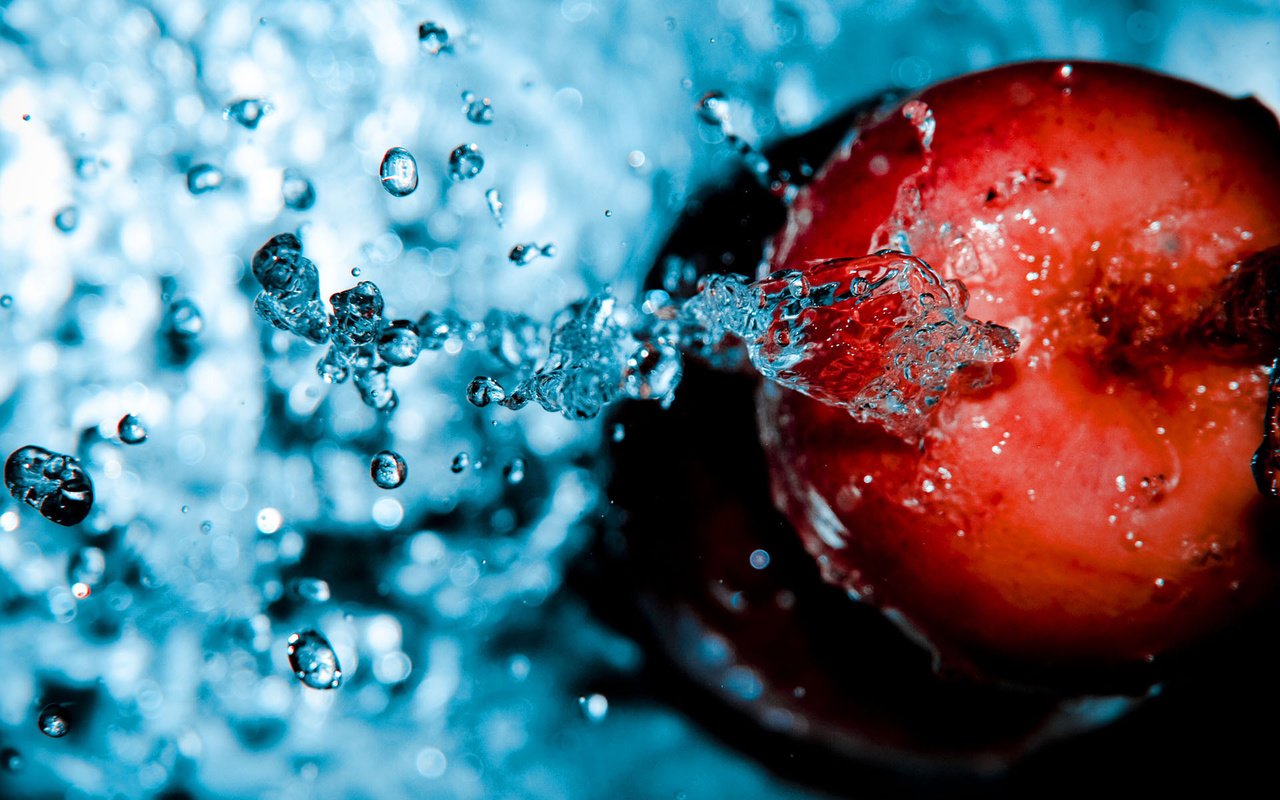 Обои капли, воды, движение, яблоко, drops, water, movement, apple разрешение 1920x1200 Загрузить