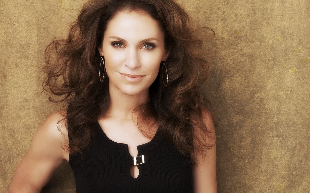 Обои улыбка, брюнетка, взгляд, актриса, amy brenneman, эми бреннеман, smile, brunette, look, actress разрешение 1920x1080 Загрузить