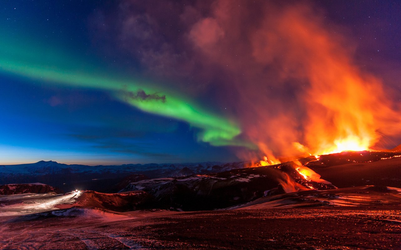 Обои северное сияние, исландия, northern lights, iceland разрешение 2048x1363 Загрузить