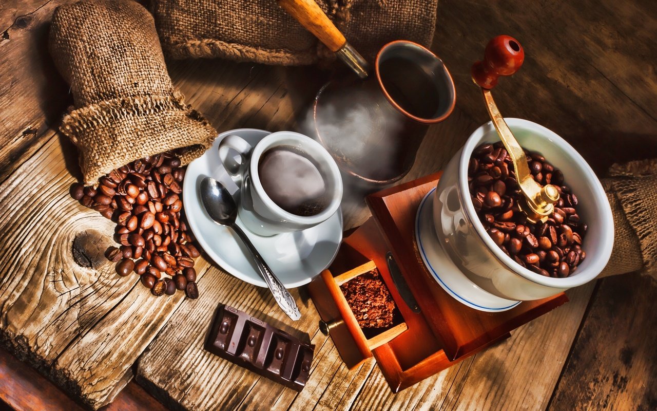 Обои кофе, шоколад, кофейные зерна, турка, кофемолка, coffee, chocolate, coffee beans, turk, coffee grinder разрешение 2560x1600 Загрузить