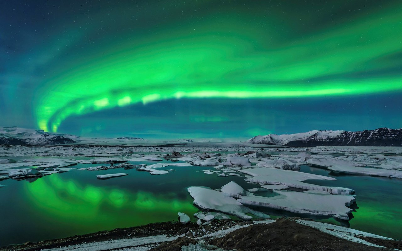 Обои озеро, горы, лёд, северное сияние, исландия, aurora borealis, lake, mountains, ice, northern lights, iceland разрешение 1920x1200 Загрузить