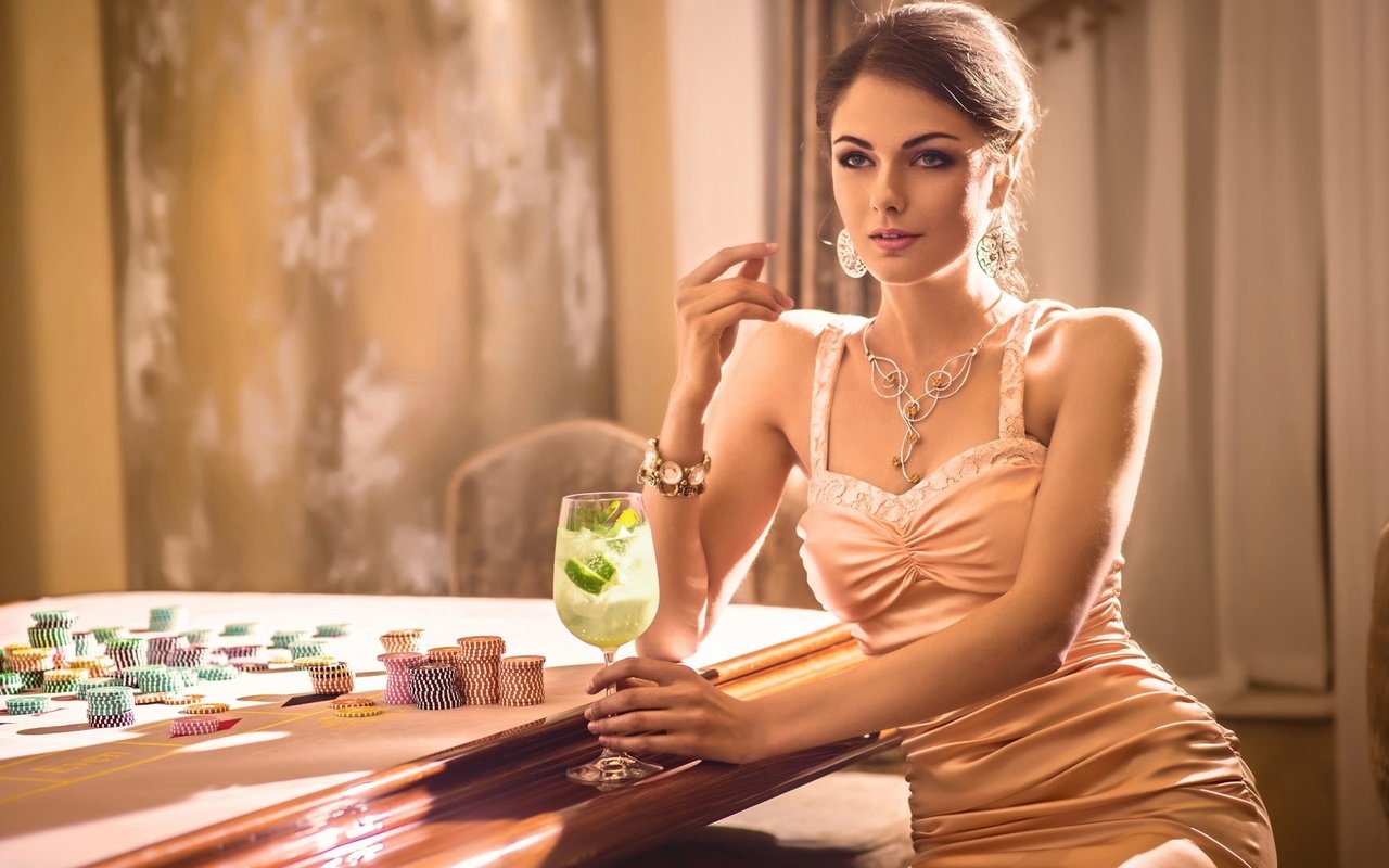 Обои девушка, платье, казино, коктейль, сексуальность, girl, dress, casino, cocktail, sexuality разрешение 2000x1414 Загрузить