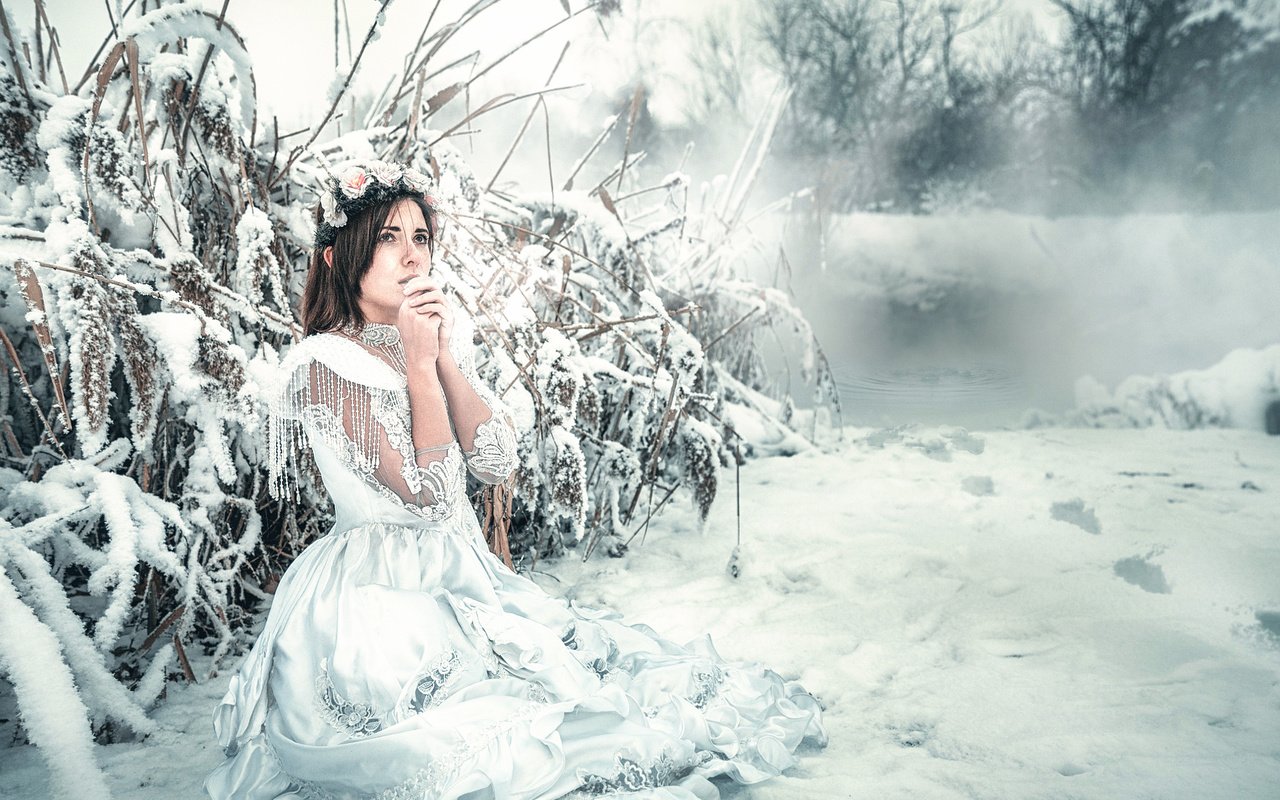 Обои снег, девушка, платье, мороз, холод, замерзла, rozalina yakimenko, snow, girl, dress, frost, cold, frozen разрешение 2048x1152 Загрузить