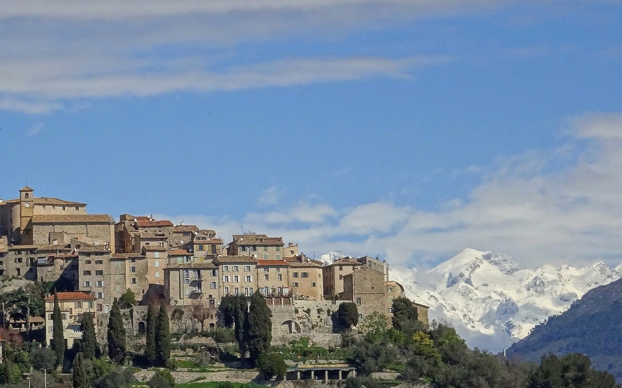 Обои горы, пейзаж, дома, франция, карро, mountains, landscape, home, france, carros разрешение 2048x1165 Загрузить