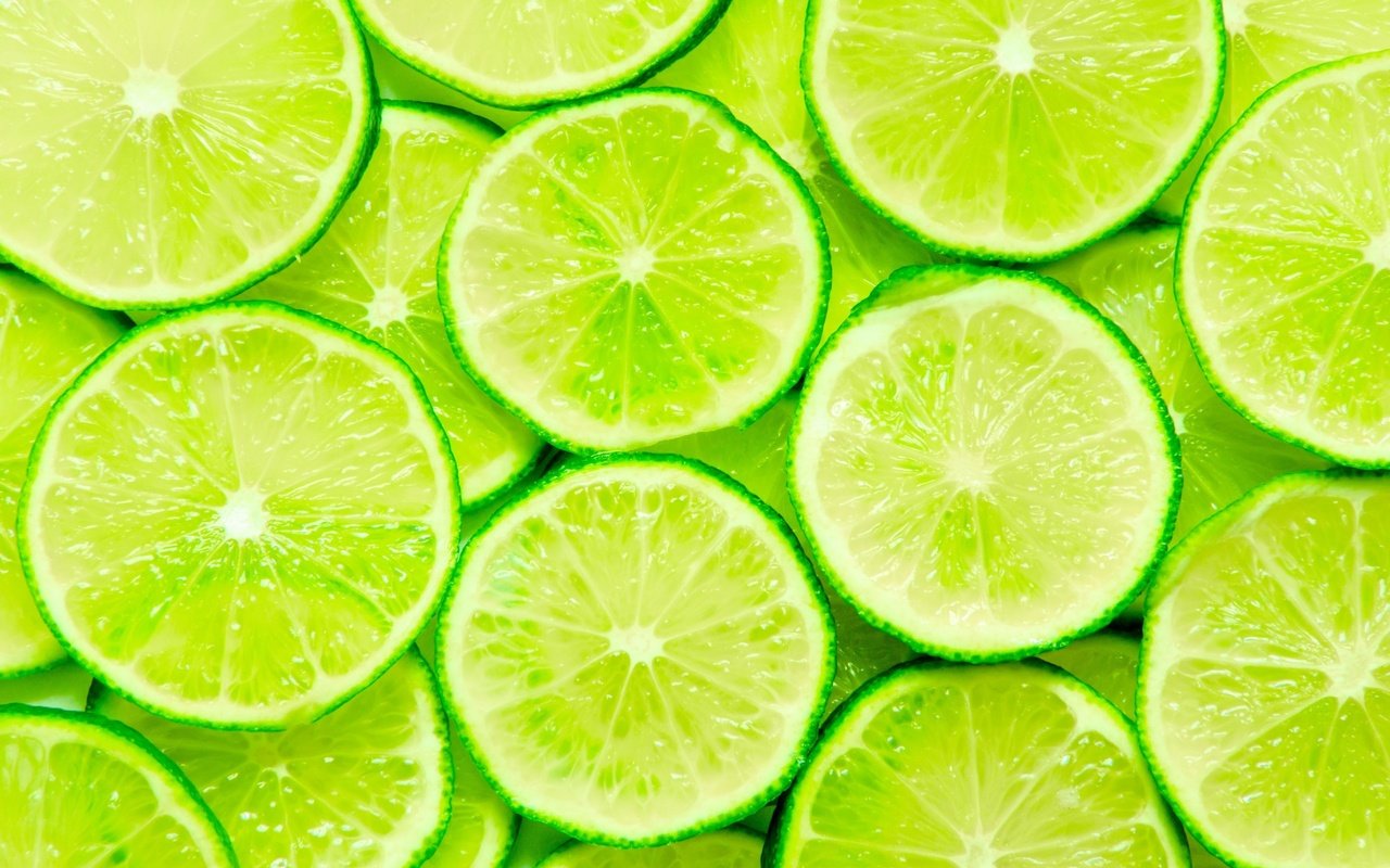 Обои фрукты, ломтики, лайм, дольки, цитрусы, fruit, slices, lime, citrus разрешение 2560x1600 Загрузить