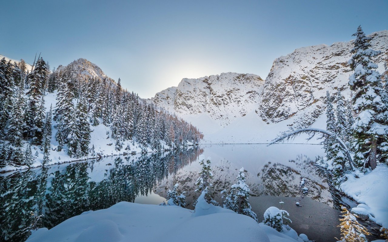 Обои озеро, горы, снег, природа, зима, отражение,     деревья, lake, mountains, snow, nature, winter, reflection, trees разрешение 5472x3648 Загрузить