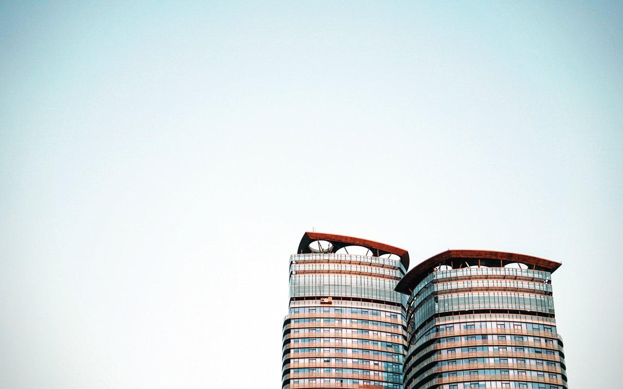 Обои небо, архитектура, здание, стекло, небоскрёб, the sky, architecture, the building, glass, skyscraper разрешение 4685x3123 Загрузить