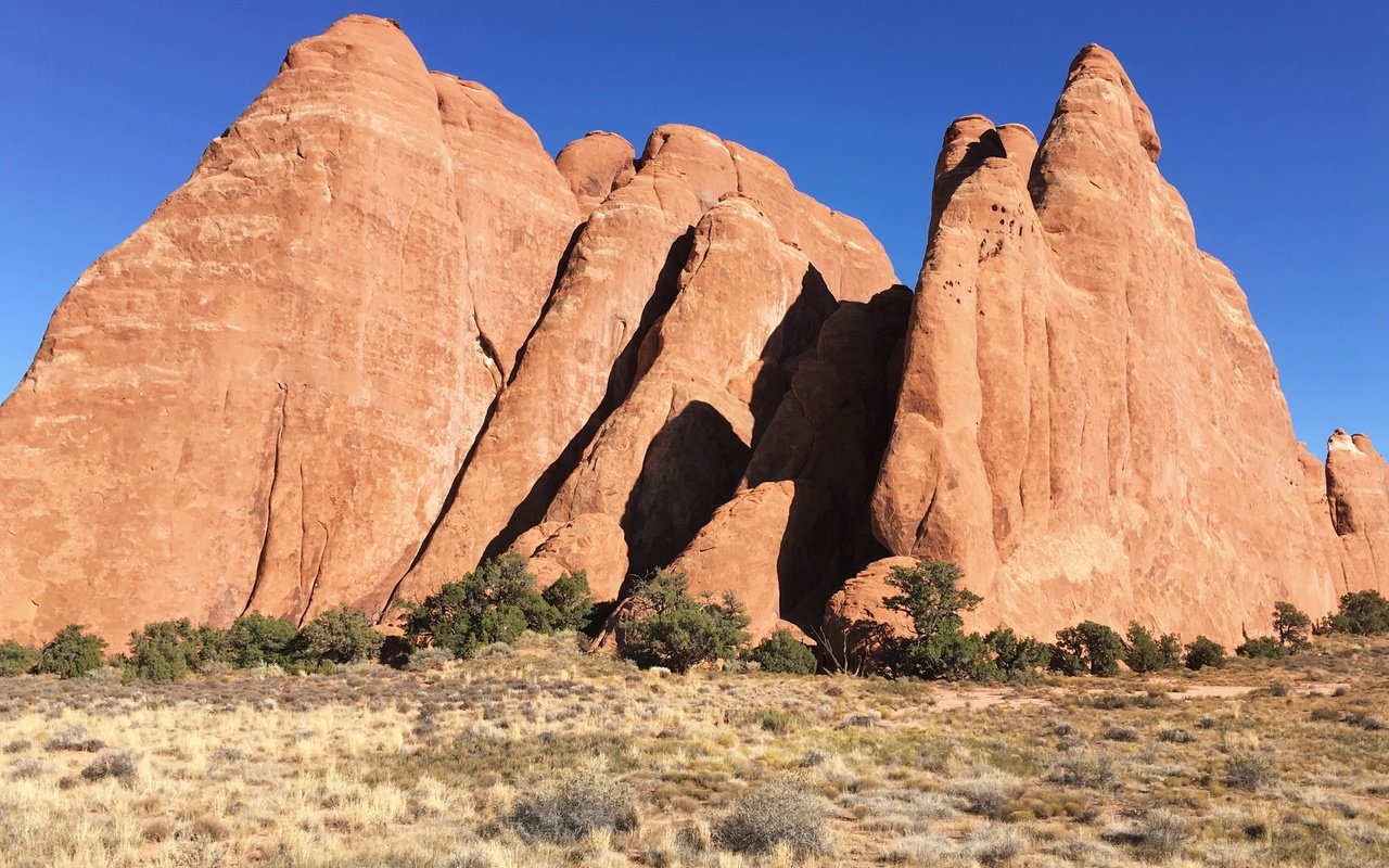 Обои пейзаж, пустыня, гора, вершина, рельеф, монолит, landscape, desert, mountain, top, relief, monolith разрешение 4032x3024 Загрузить