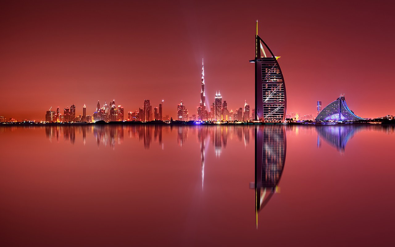 Обои ночь, огни, отражение, город, дубай, оаэ, night, lights, reflection, the city, dubai, uae разрешение 2880x1800 Загрузить