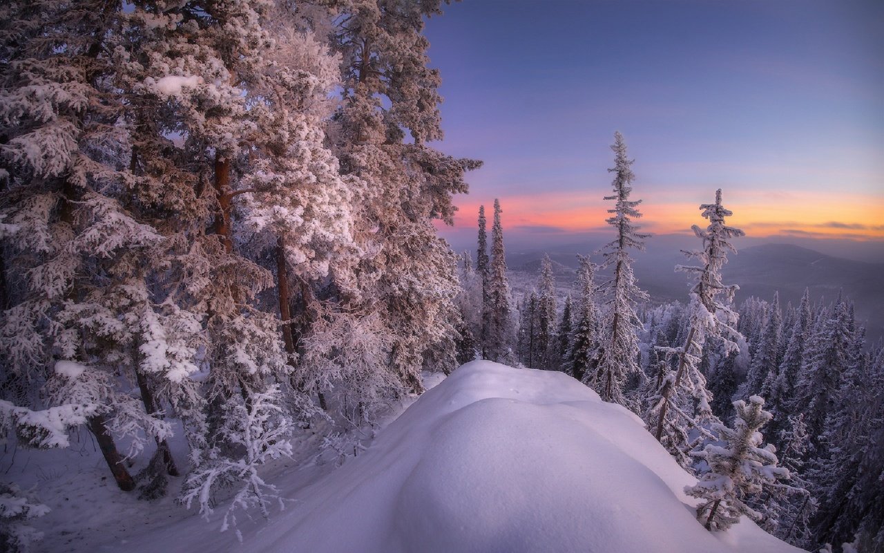 Обои горы, снег, лес, зима, южный урал, mountains, snow, forest, winter, south ural разрешение 1920x1202 Загрузить