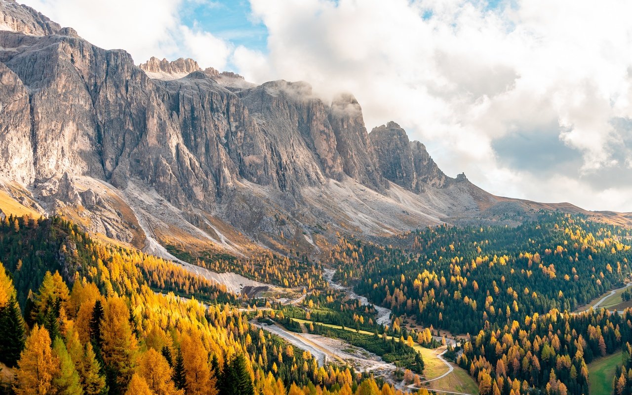 Обои деревья, горы, пейзаж, осень, италия, trees, mountains, landscape, autumn, italy разрешение 5120x2880 Загрузить