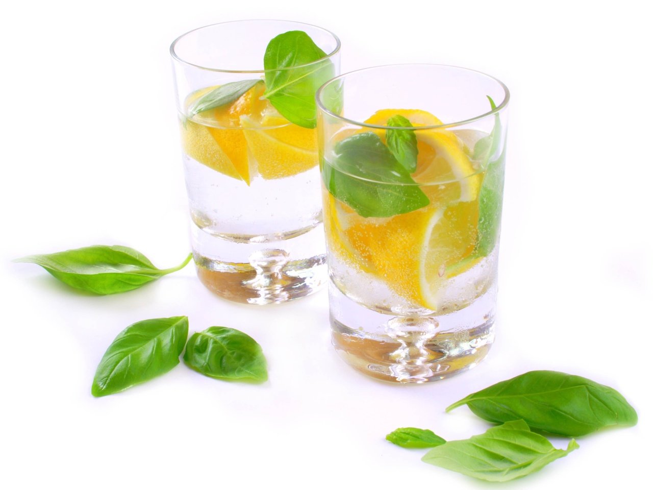 Обои лимон, напитки, дольки, стаканы, водка, листики белый фон, lemon, drinks, slices, glasses, vodka, leaves white background разрешение 2892x2264 Загрузить