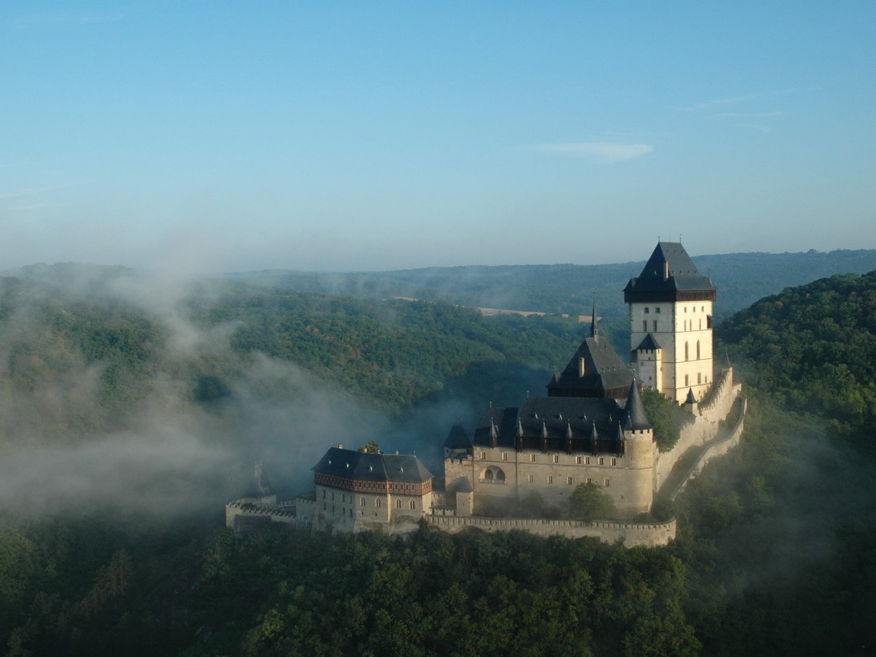 Обои замок, чехия, карлштейн, castle, czech republic, karlštejn разрешение 3008x2000 Загрузить