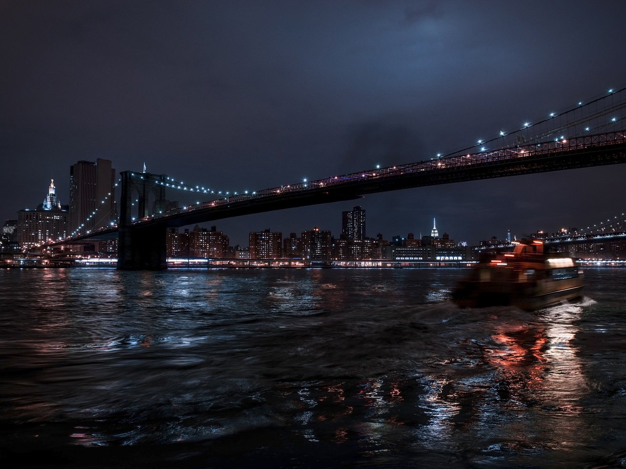 Обои ночь, огни, отражение, мост, город, фотограф, julia sariy, night, lights, reflection, bridge, the city, photographer разрешение 2048x1367 Загрузить