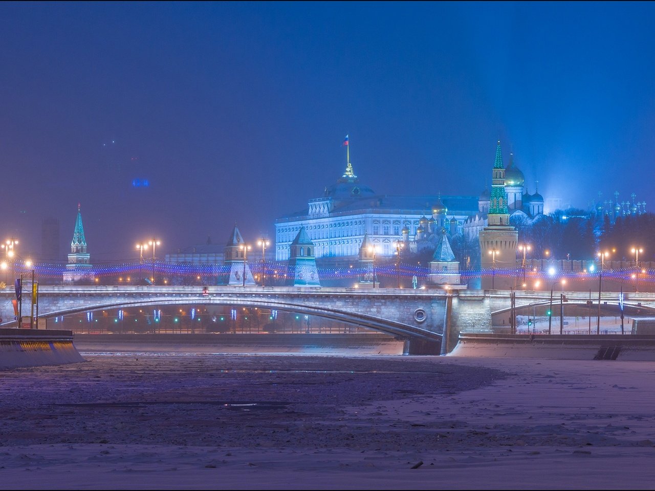 Обои москва, кремль, россия, юрий дегтярёв, большой москворецкий мост, moscow, the kremlin, russia, yuri degtyarev, bolshoy moskvoretsky bridge разрешение 2511x1080 Загрузить