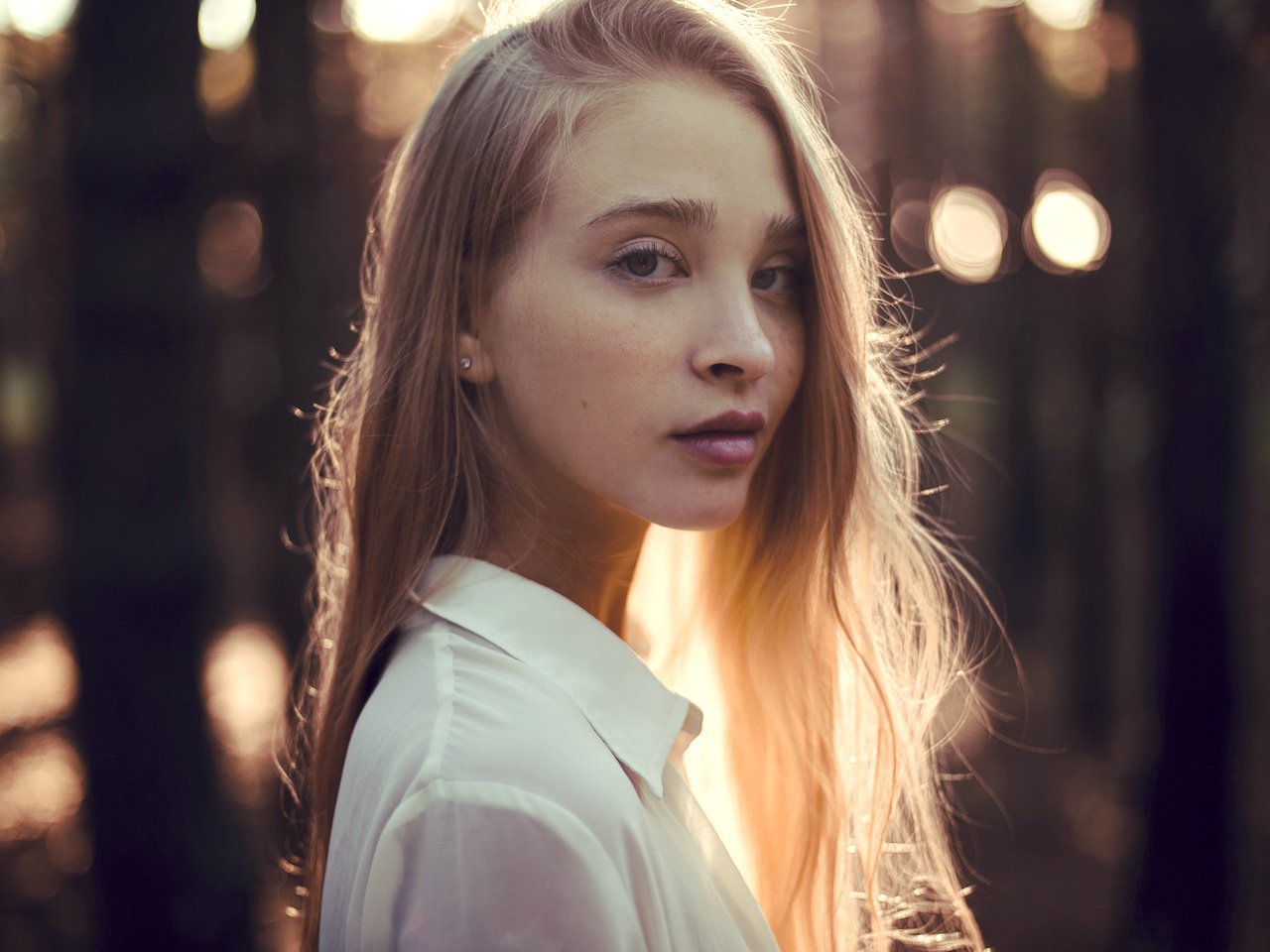 Обои девушка, блондинка, портрет, взгляд, модель, волосы, лицо, girl, blonde, portrait, look, model, hair, face разрешение 4104x2736 Загрузить