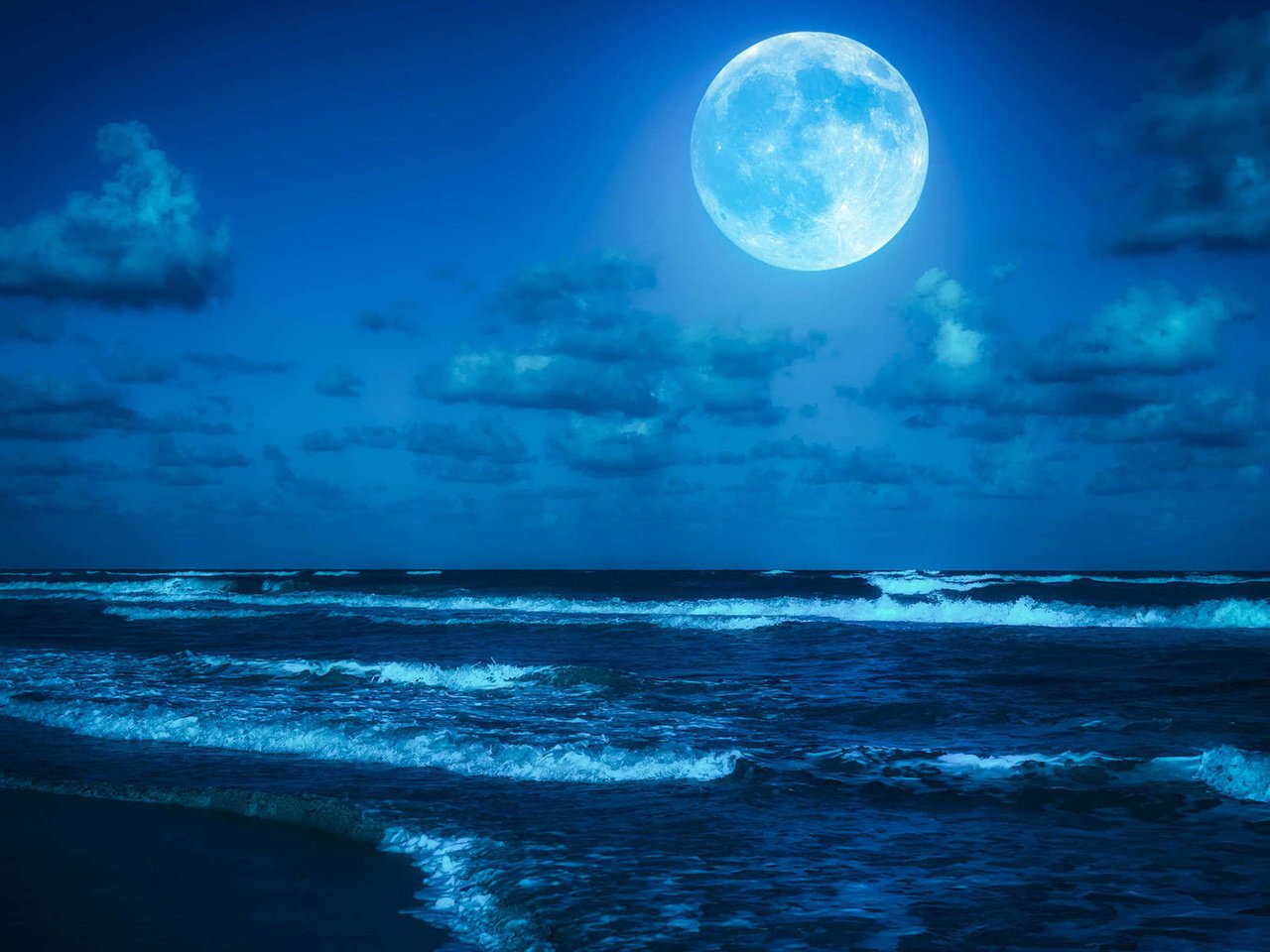 Луна небо море