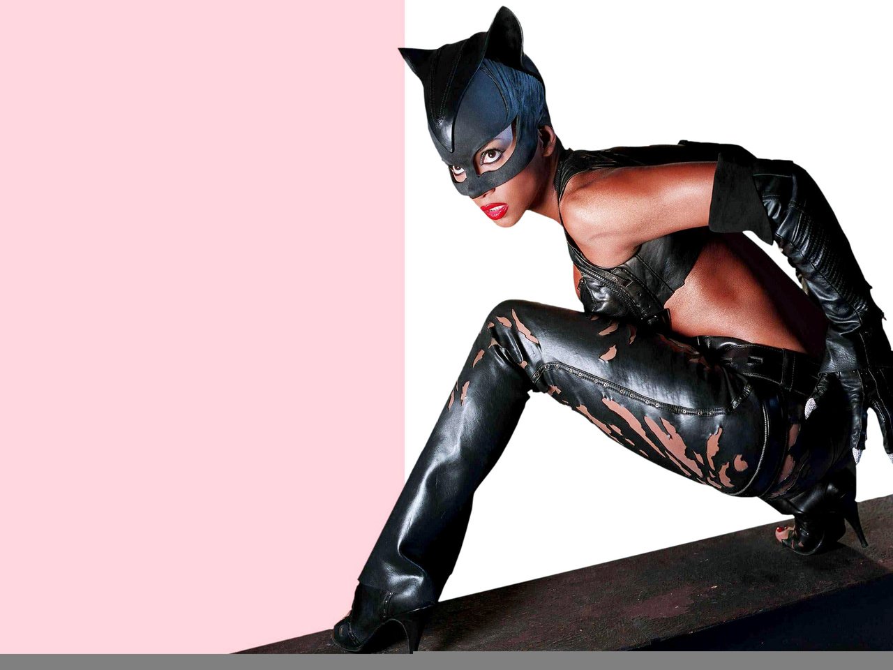 Обои девушка, взгляд, лицо, холи бери, женщина-кошка, girl, look, face, halle berry, catwoman разрешение 3000x2000 Загрузить