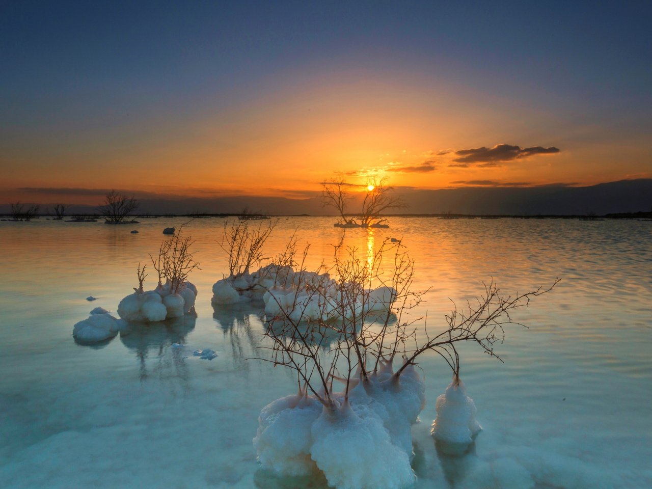 Обои солнце, закат, соль, мертвое море, the sun, sunset, salt, the dead sea разрешение 2112x1188 Загрузить