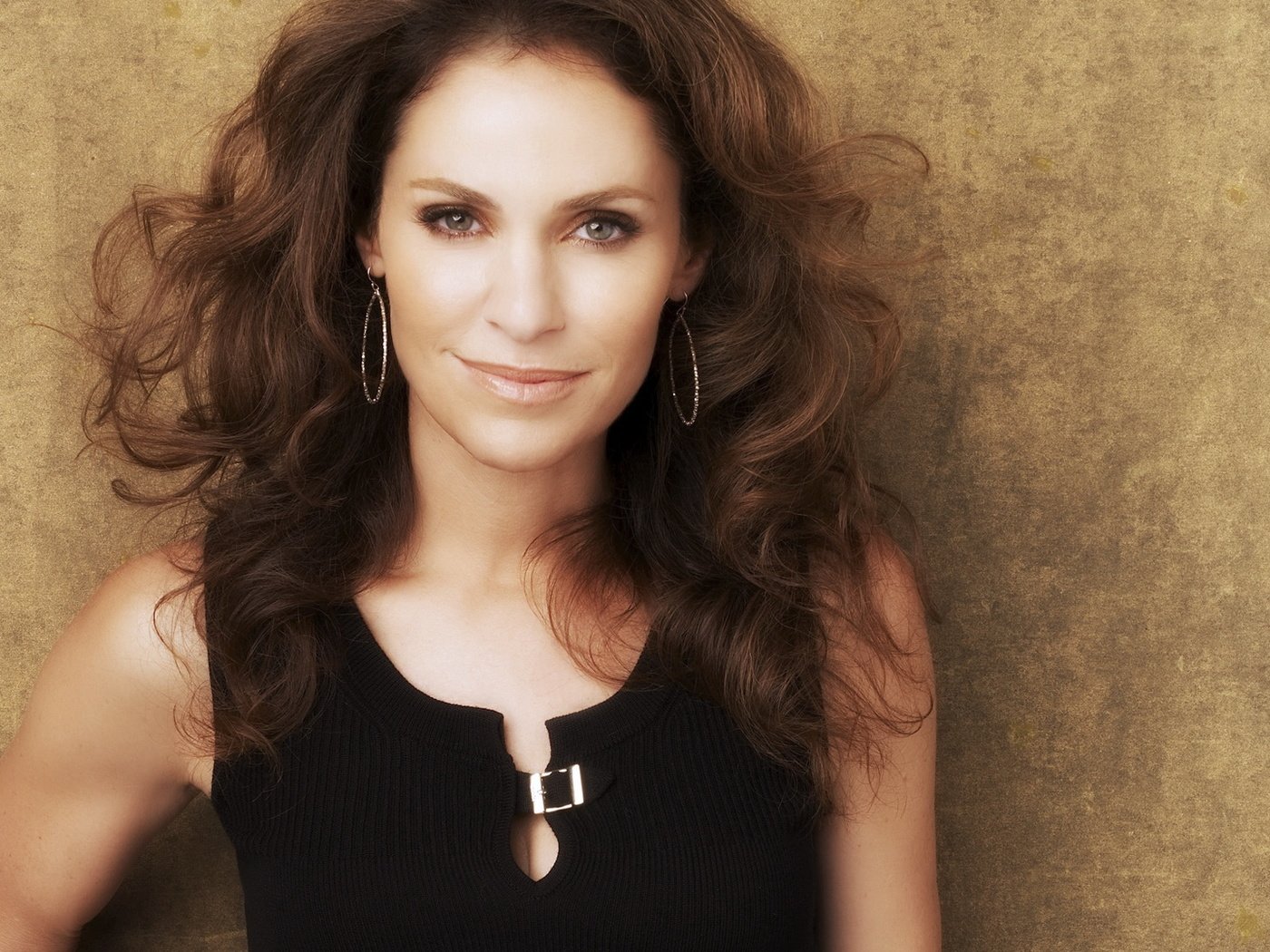 Обои улыбка, брюнетка, взгляд, актриса, amy brenneman, эми бреннеман, smile, brunette, look, actress разрешение 1920x1080 Загрузить