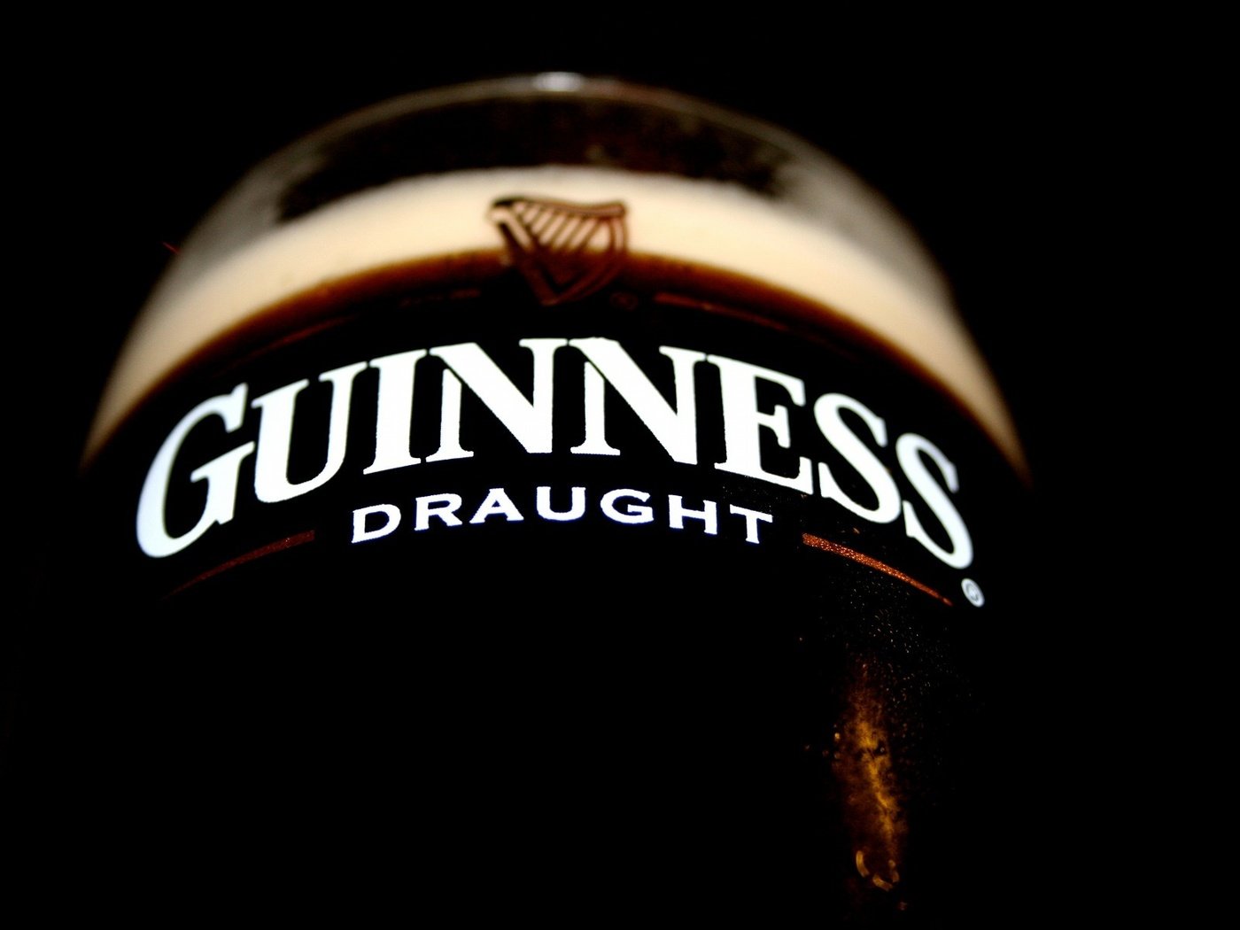 Обои макро, пиво, тёмное, draught, гиннесс, macro, beer, dark, guinness разрешение 1920x1200 Загрузить