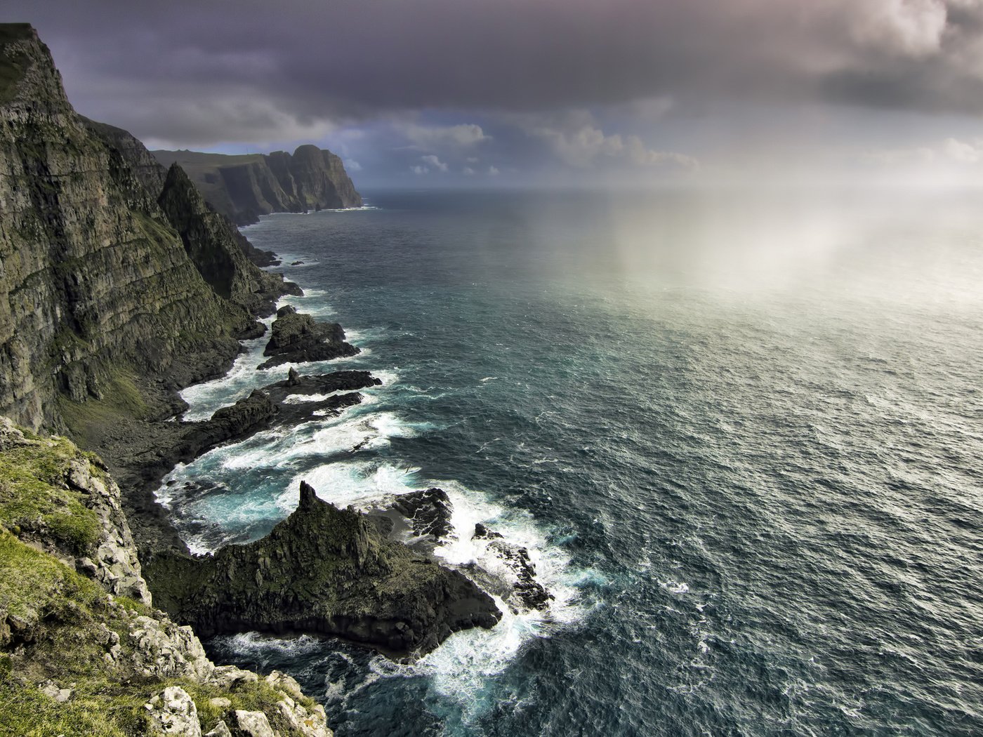 Обои скалы, побережье, океан, фарерские острова, rocks, coast, the ocean, faroe islands разрешение 1920x1200 Загрузить