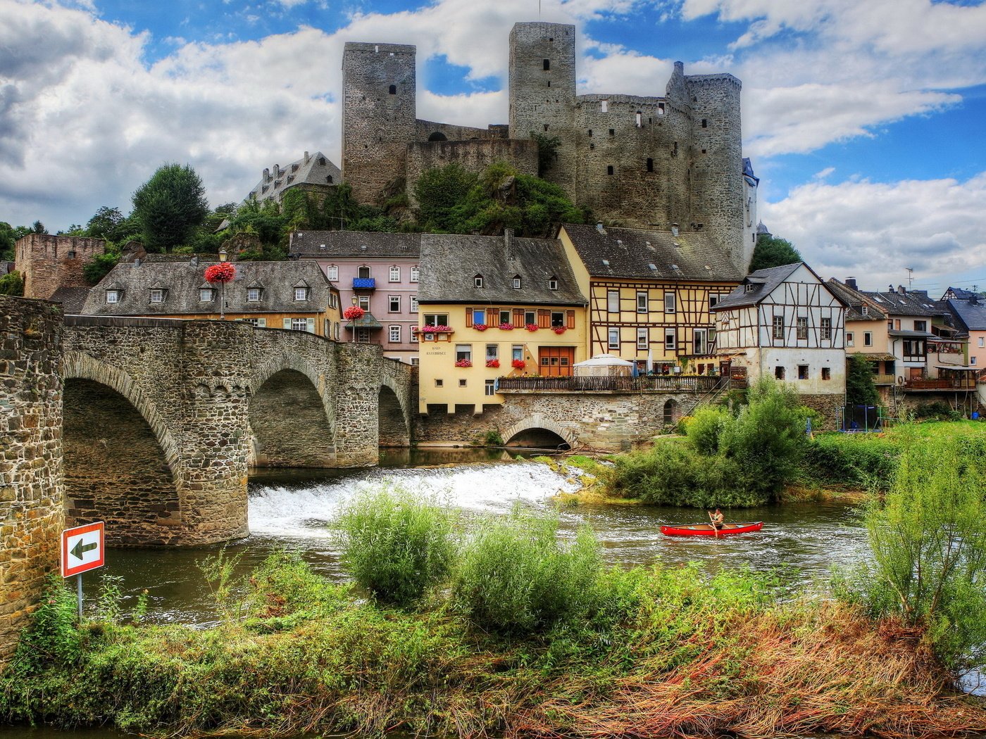 Обои река, замок, город, лодка, дома, архитектура, германия, рункель, burg runkel, river, castle, the city, boat, home, architecture, germany разрешение 2560x1440 Загрузить