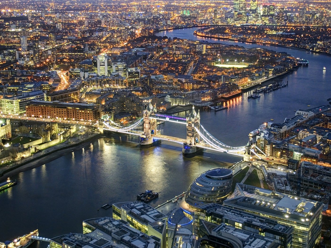 Обои лондон, темза, вид сверху, англия, тауэрский мост, london, thames, the view from the top, england, tower bridge разрешение 1920x1274 Загрузить