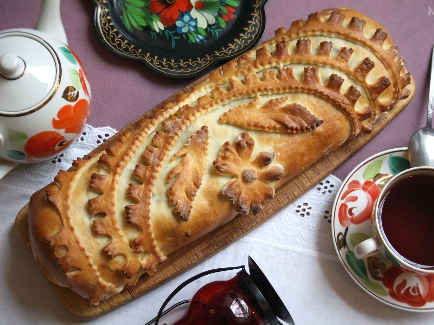 Обои чай, выпечка, пирог, тесто, кулебяка, мясной пирог, tea, cakes, pie, the dough, meat pie разрешение 3000x2000 Загрузить