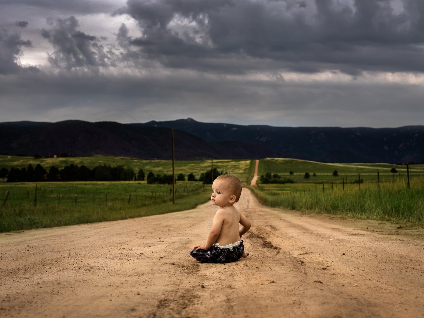 Обои дорога, природа, пейзаж, дети, ребенок, мальчик, малыш, road, nature, landscape, children, child, boy, baby разрешение 2048x1500 Загрузить