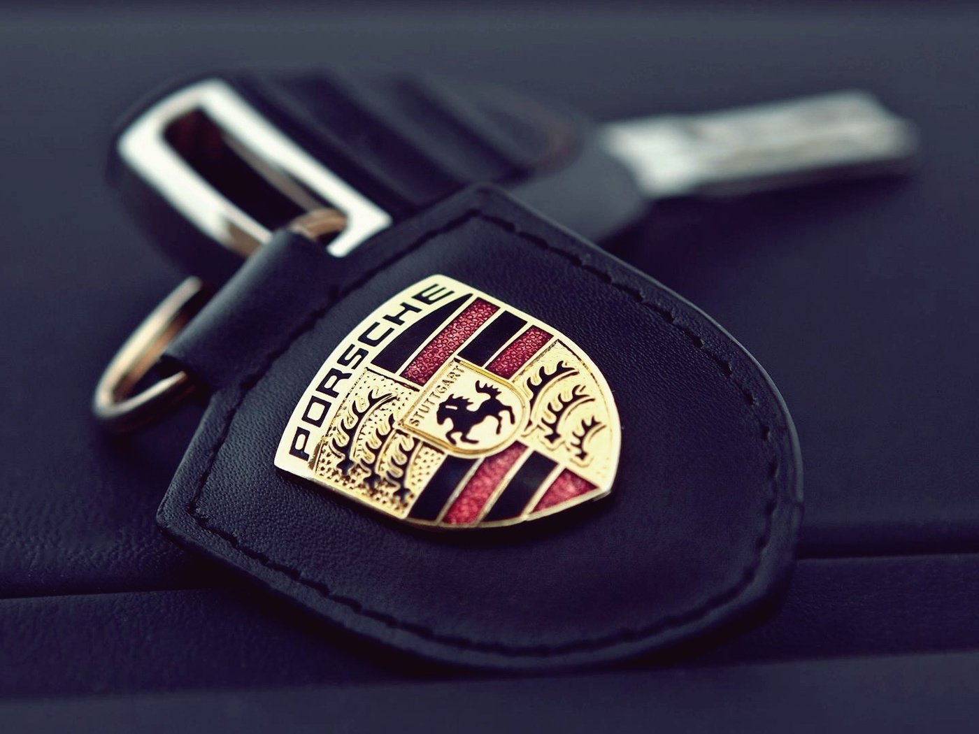 Обои фон, ключ, брелок, порше, background, key, keychain, porsche разрешение 1920x1080 Загрузить