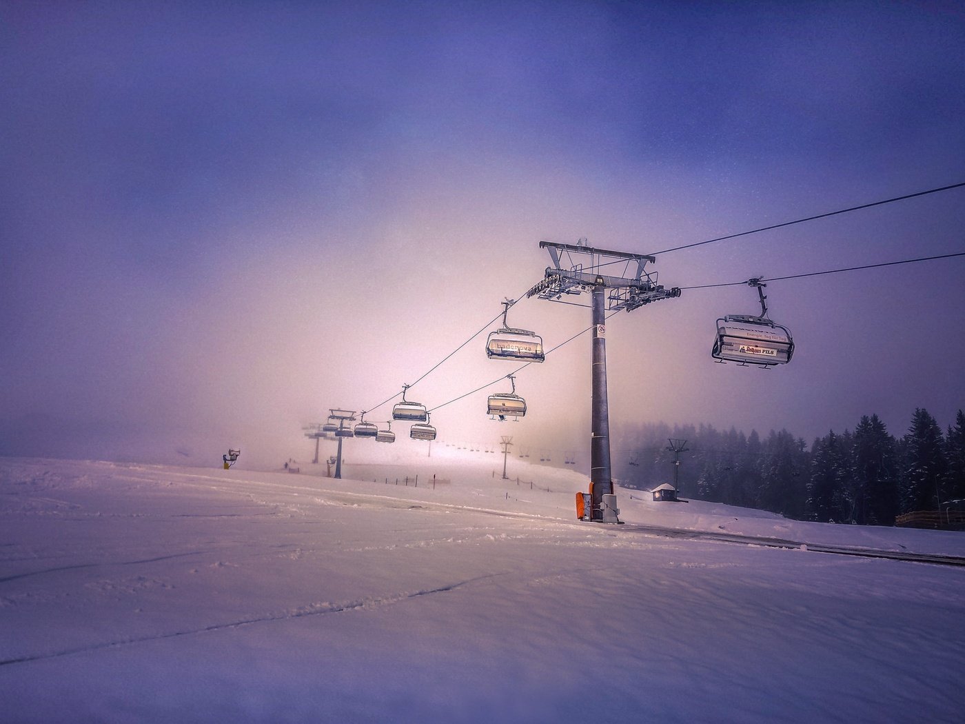 Обои ночь, снег, зима, пейзаж, канатная дорога, night, snow, winter, landscape, cable car разрешение 3200x2360 Загрузить